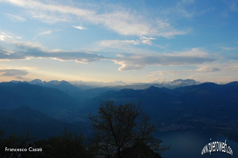 06 Sulle Orobie è ancora tutto azzurro.jpg